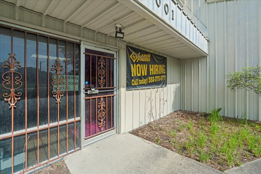 1001 NE Waldo Rd, Gainesville, FL à vendre - Photo du bâtiment - Image 3 de 46