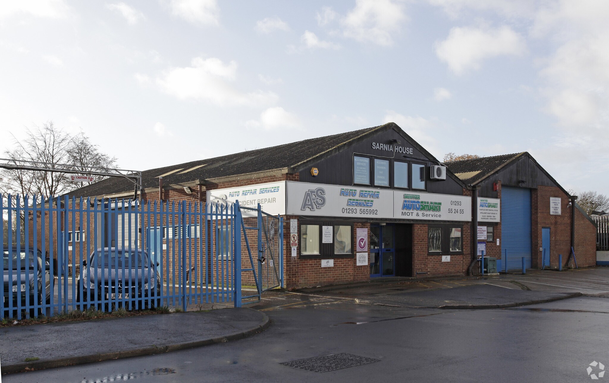 Spindle Way, Crawley à vendre Photo du bâtiment- Image 1 de 1