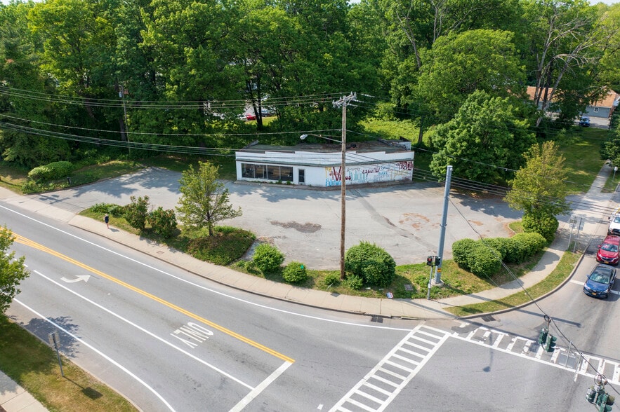 81 West Ave, Saratoga Springs, NY for sale - Building Photo - Image 2 of 10