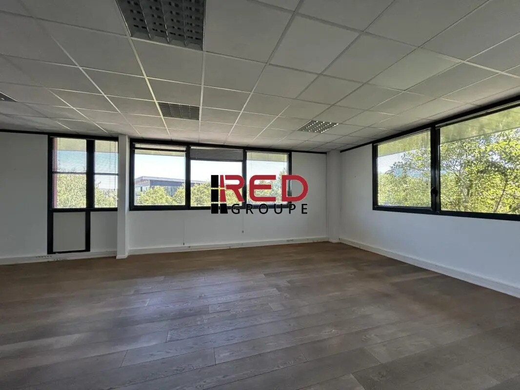 Rue Paul Langevin, Aix-en-Provence for lease Building Photo- Image 1 of 7