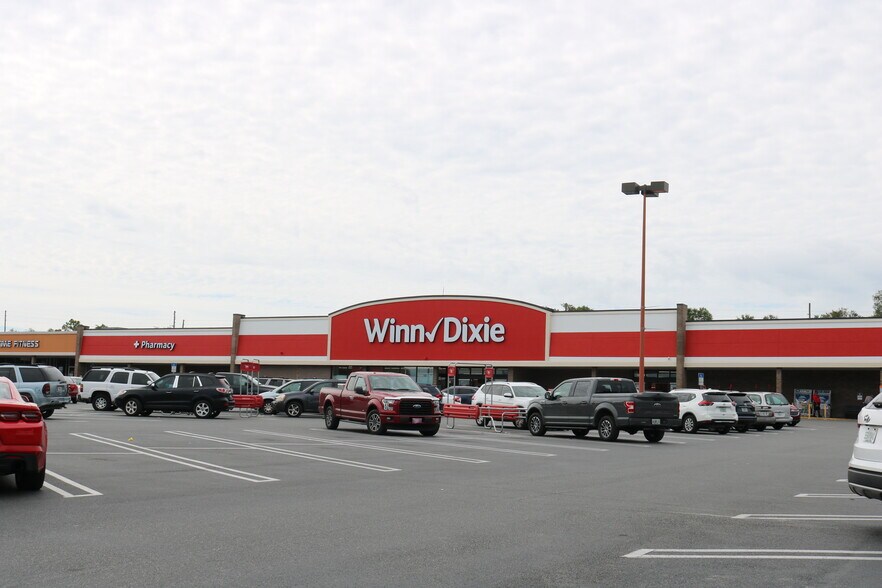 333 E Highland Blvd, Inverness, FL à louer - Photo du bâtiment - Image 1 de 5