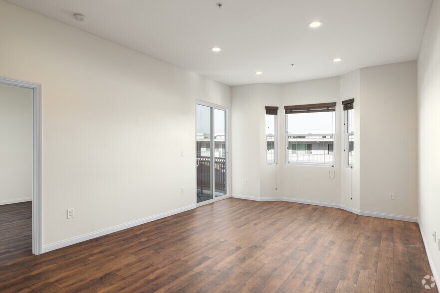 14105 Chadron Ave, Hawthorne, CA à vendre - Photo du bâtiment - Image 2 de 21