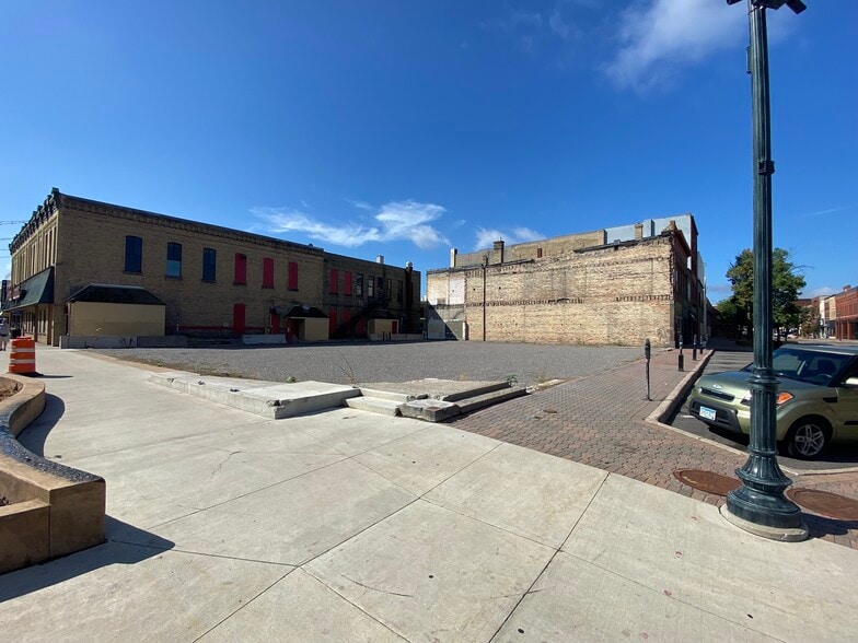 506 W Saint Germain St, Saint Cloud, MN à louer - Photo du bâtiment - Image 3 de 3