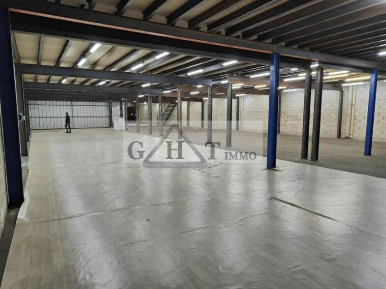 Industrial in La Courneuve for lease - Interior Photo - Image 2 of 5