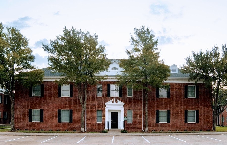 2011 E Lamar Blvd, Arlington, TX à louer - Autre - Image 1 de 5