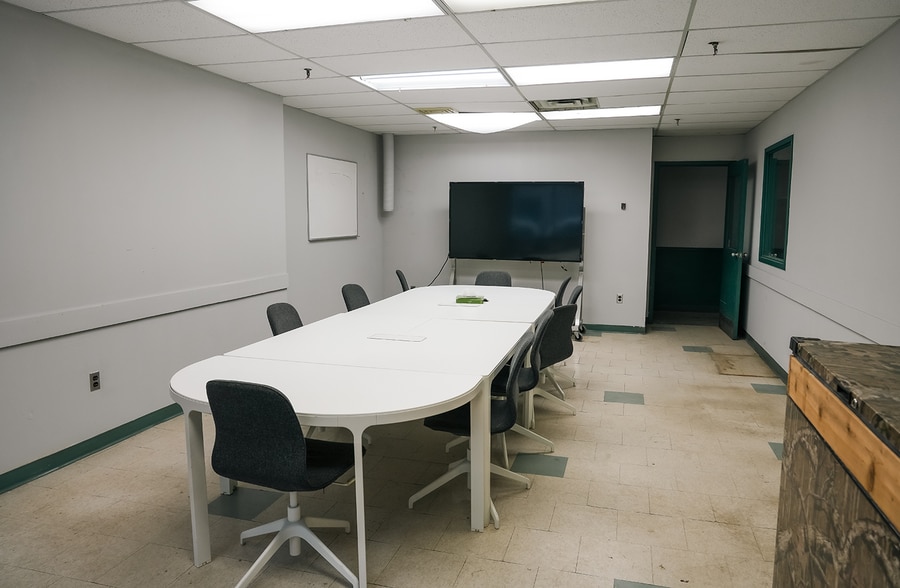 3363 Davis Rd., Thorold, ON for lease - Interior Photo - Image 3 of 12