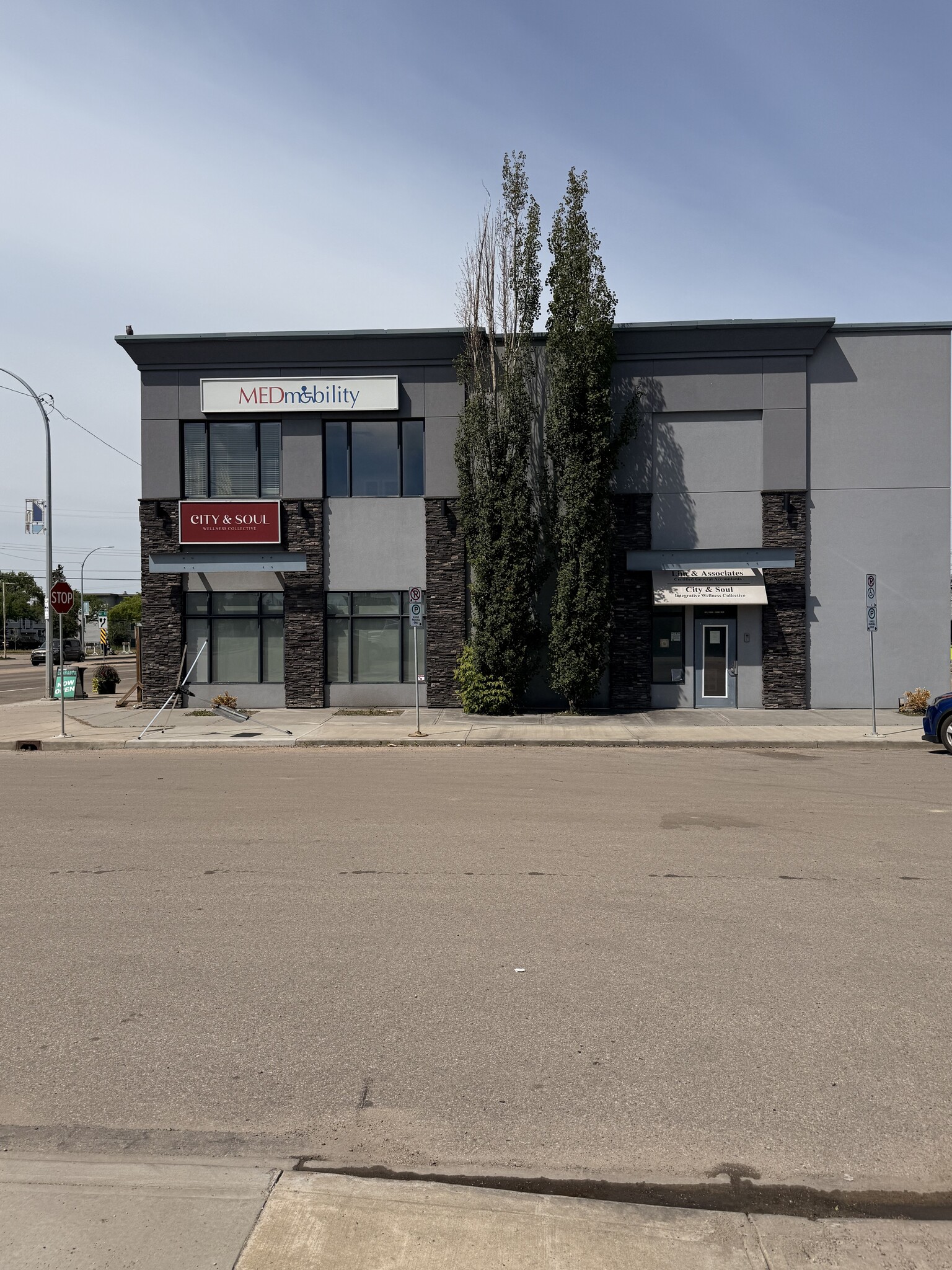 11806 126 St NW, Edmonton, AB for lease Interior Photo- Image 1 of 10