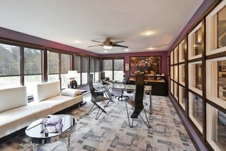 Plus de détails pour 35 Beulah Rd, New Britain, PA - Spécialité à vendre