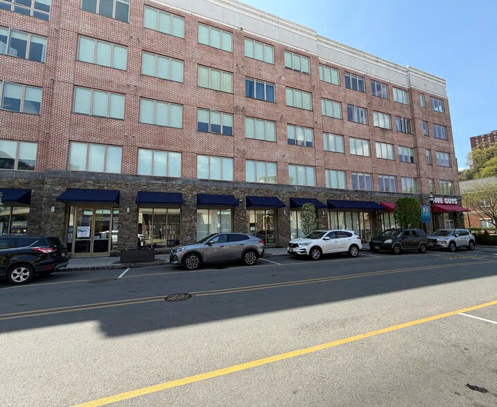 4 Main St, Edgewater, NJ à louer - Photo du bâtiment - Image 2 de 3