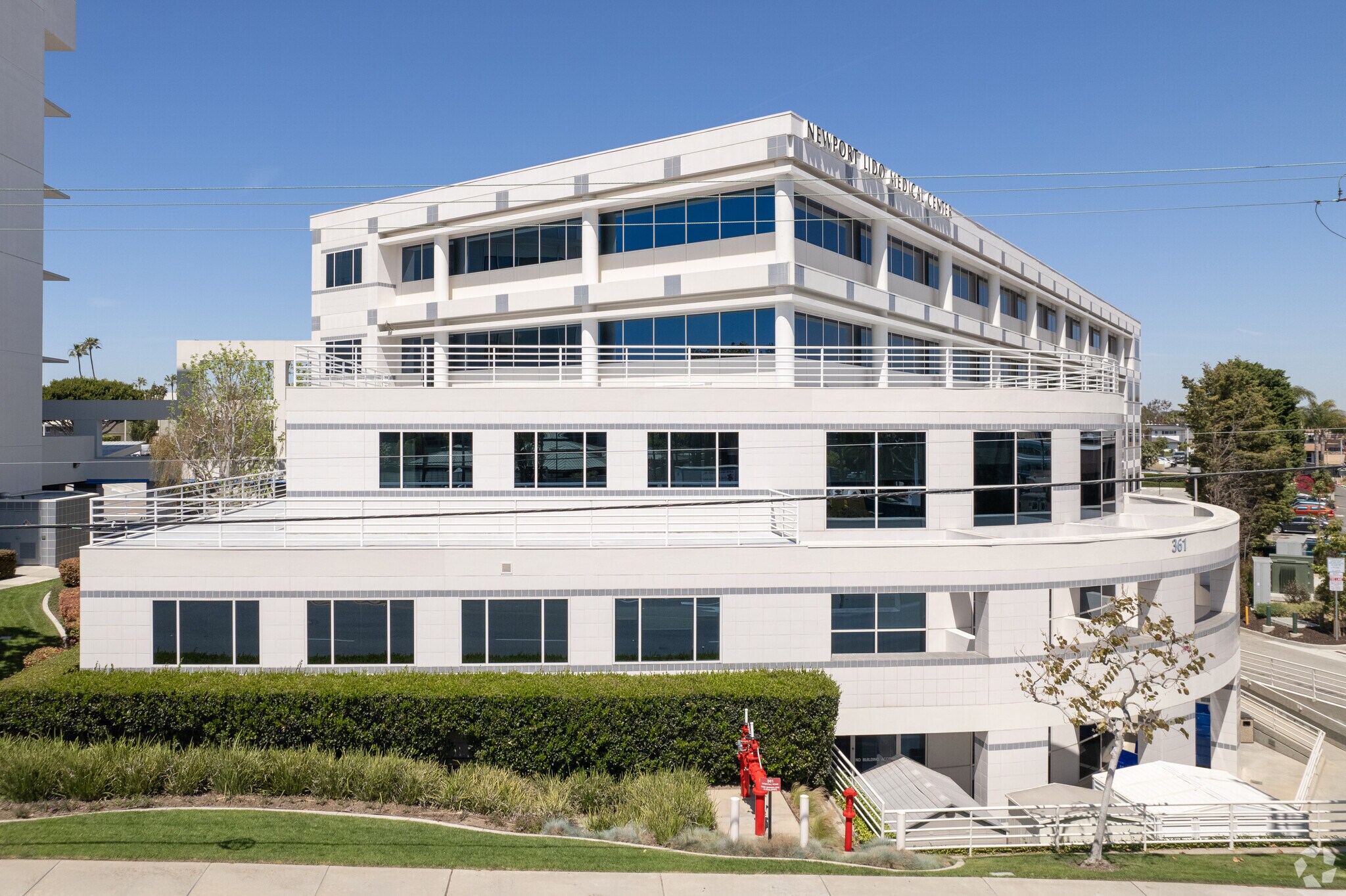 361 Hospital Rd, Newport Beach, CA à louer Photo principale- Image 1 de 23