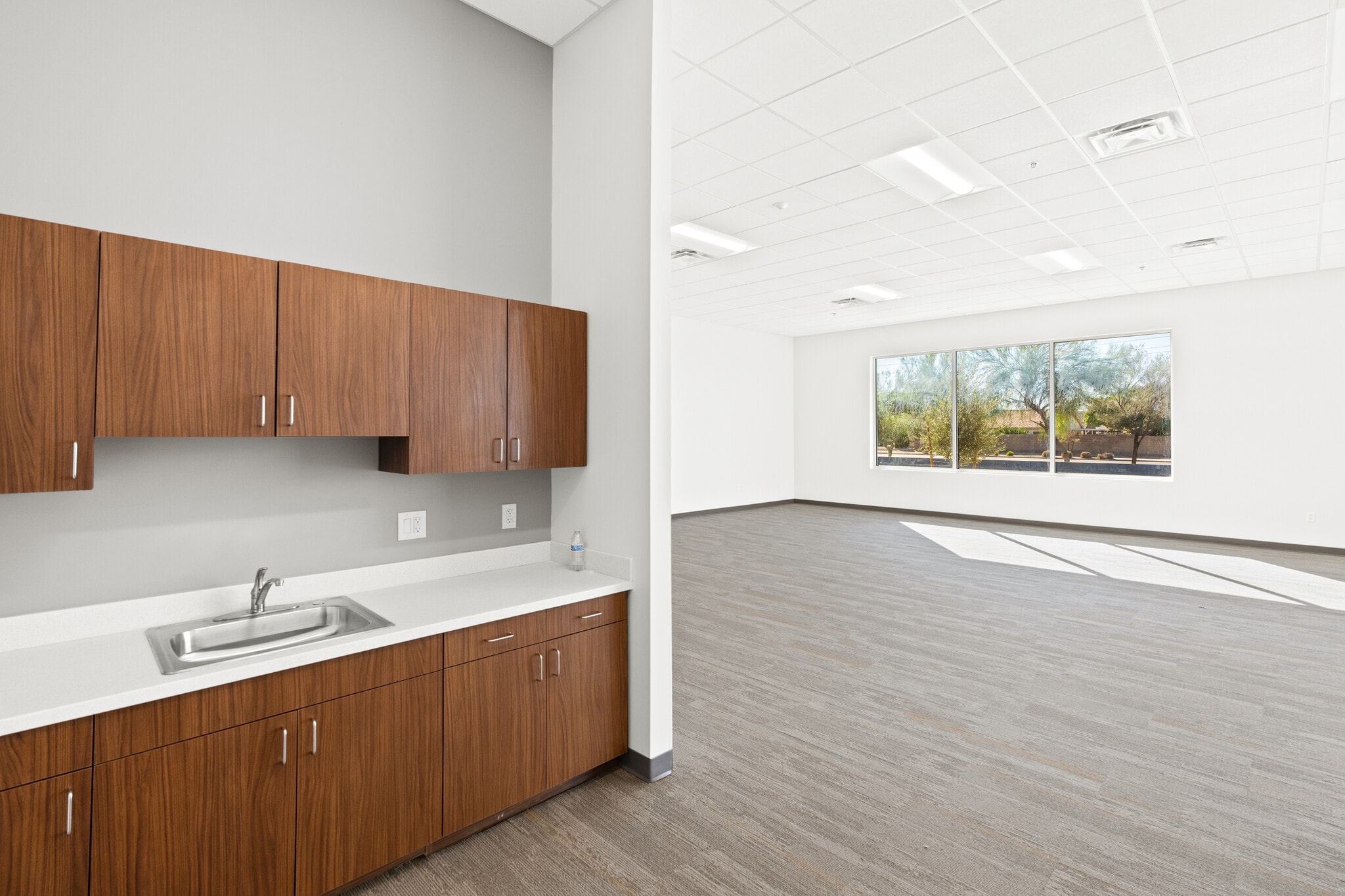 2908 W Deer Valley Rd, Phoenix, AZ for sale Interior Photo- Image 1 of 9