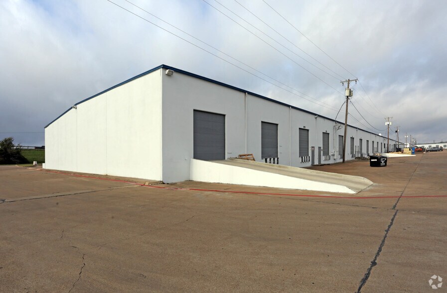 5029-5047 Martin Luther King Fwy, Fort Worth, TX à louer - Photo du bâtiment - Image 3 de 23