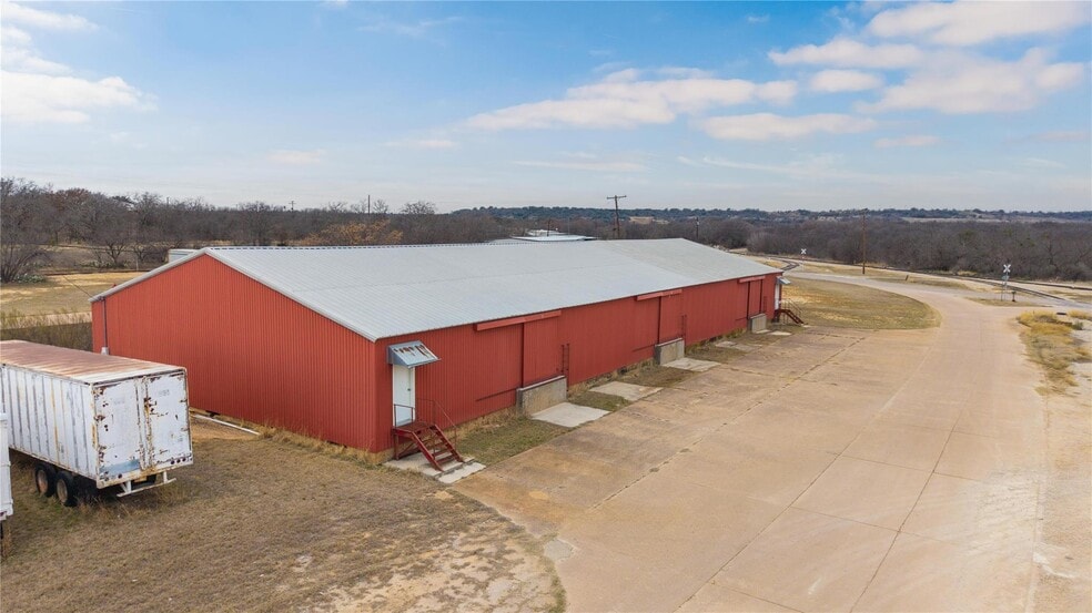 1403 Blake Dr, Brownwood, TX for sale - Building Photo - Image 3 of 40