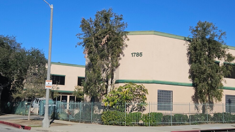 1785 Locust St, Pasadena, CA for lease - Building Photo - Image 1 of 5