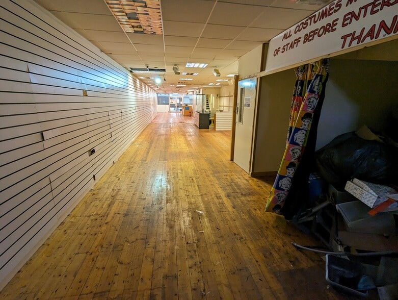 27 Oxford St, Swansea for sale - Interior Photo - Image 2 of 7