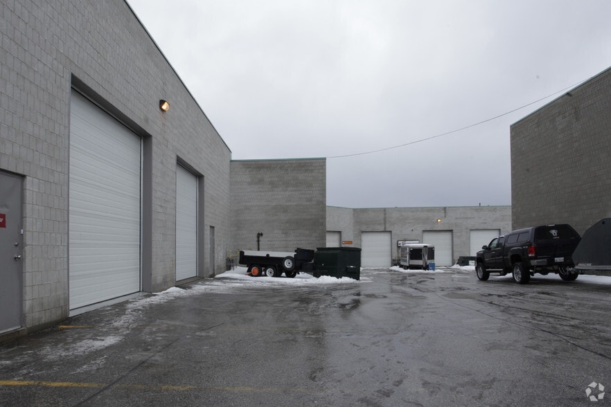 17075 Leslie St, Newmarket, ON for sale - Building Photo - Image 3 of 3