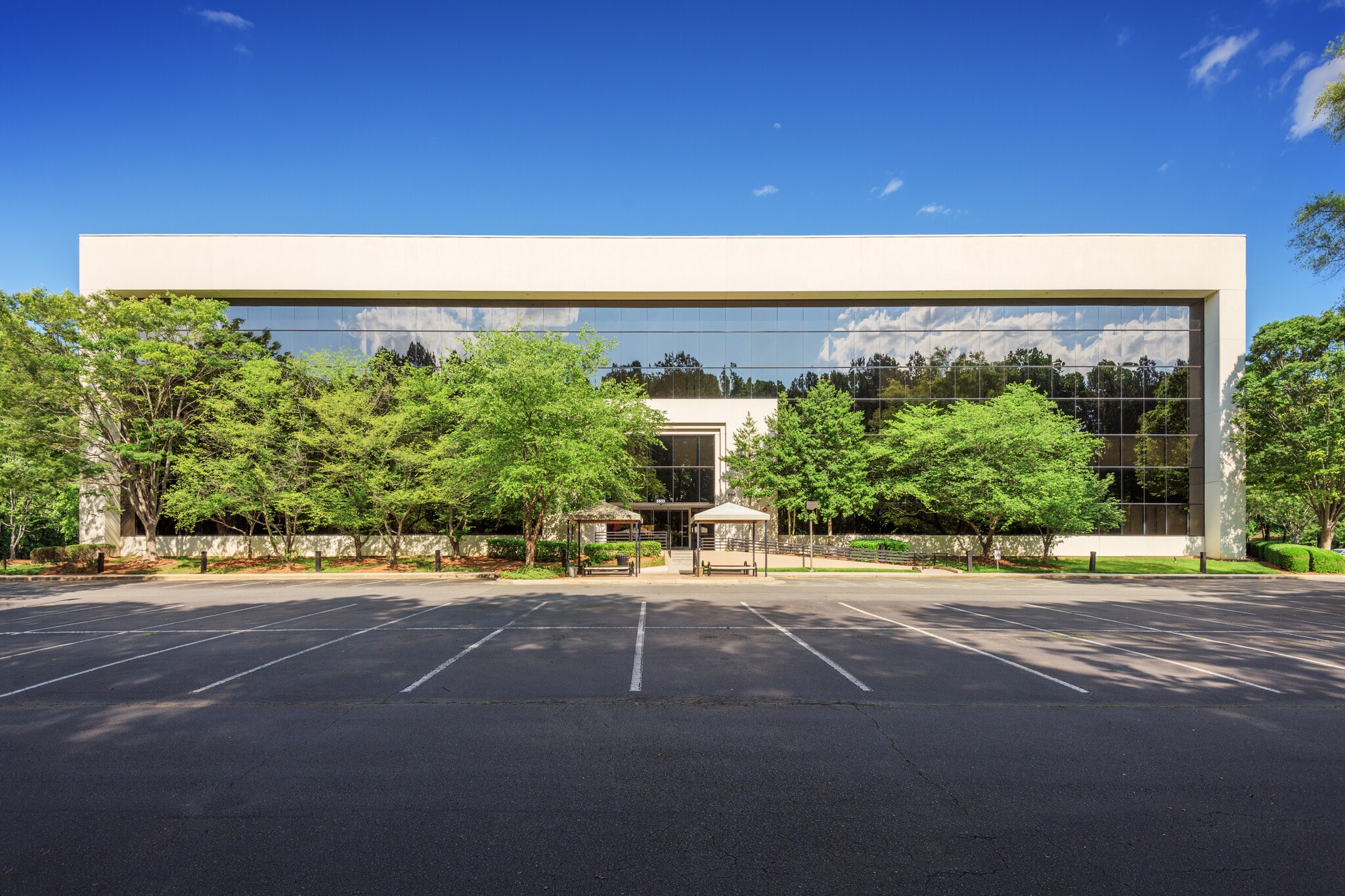 5855 Executive Center Dr, Charlotte, NC for lease Primary Photo- Image 1 of 19