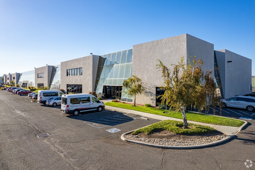 37100-37920 Central Ct, Newark, CA à louer - Photo du bâtiment - Image 2 de 6