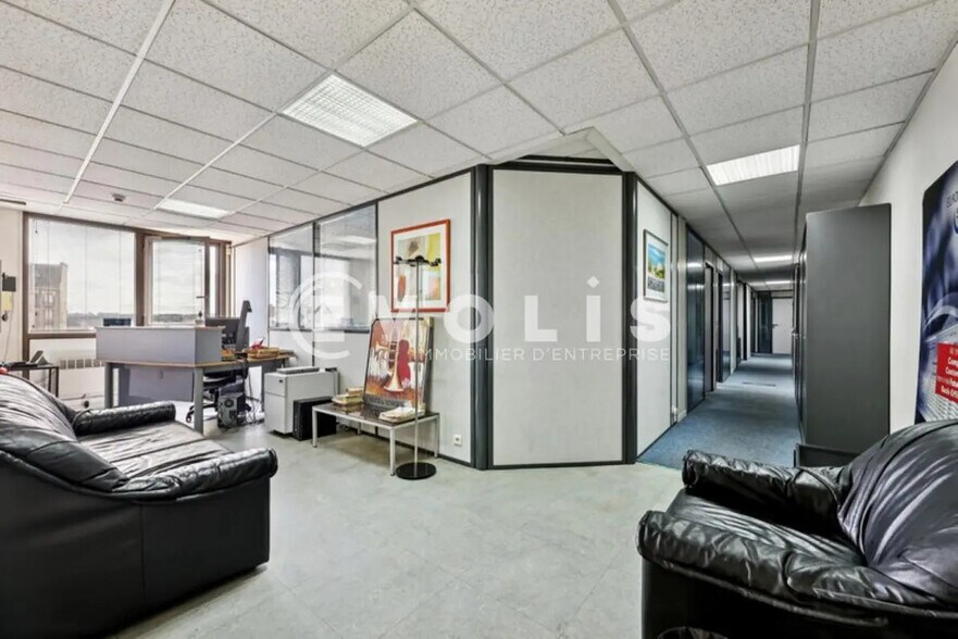 Office in Nogent-sur-Marne for lease - Interior Photo - Image 3 of 14