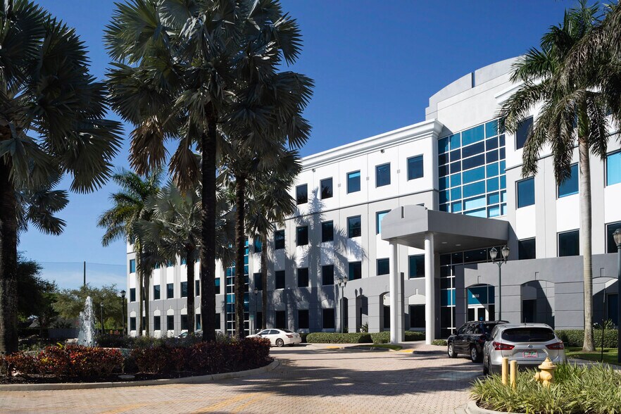 9850 NW 41st St, Doral, FL à louer - Photo du bâtiment - Image 3 de 67