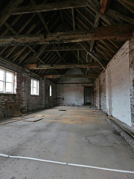 2-8 Clarks Yard, Darlington for lease - Interior Photo - Image 3 of 28