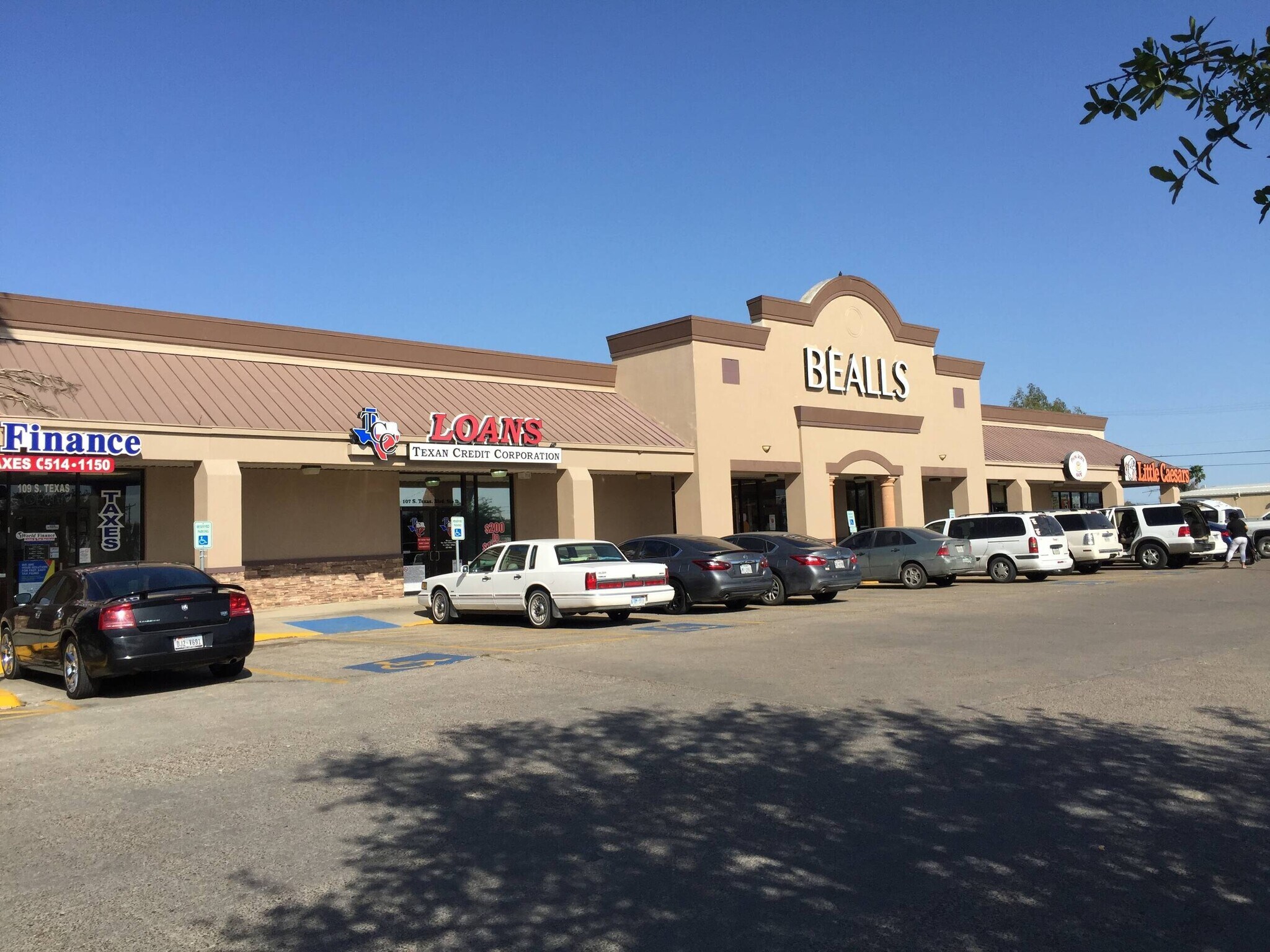 105 S Texas Ave, Mercedes, TX à louer Photo du bâtiment- Image 1 de 2