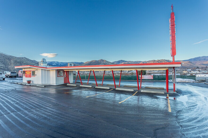 120 Rock Island Rd, East Wenatchee, WA à vendre - Photo du bâtiment - Image 2 de 11