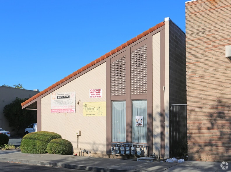 1710-1718 Linda Dr, Pleasant Hill, CA for sale - Building Photo - Image 3 of 4