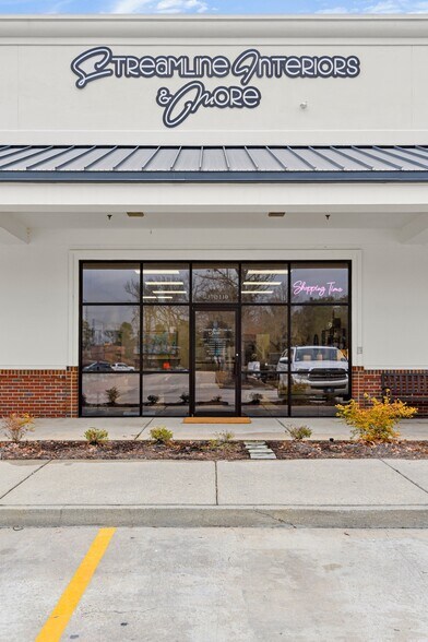 7731 Perkins Rd, Baton Rouge, LA for lease - Building Photo - Image 2 of 51