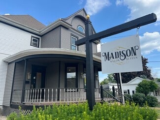 More details for 210 N Madison St, Woodstock, IL - Retail for Lease