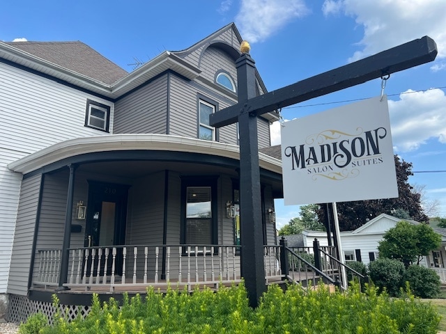 210 N Madison St, Woodstock, IL for lease Primary Photo- Image 1 of 13
