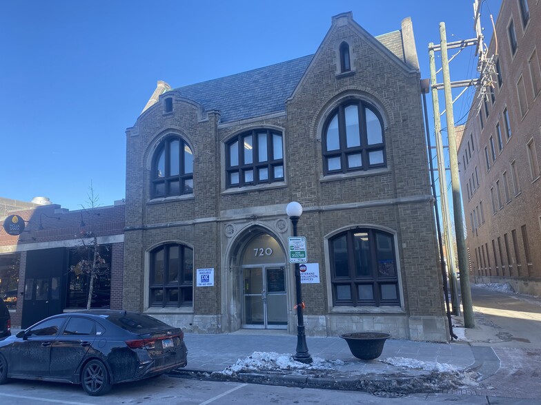 720 Lake St, Oak Park, IL for lease - Building Photo - Image 1 of 1