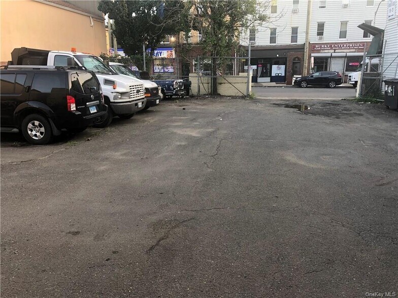 19-25 Mount Vernon Avenue Portfolio portefeuille de 2 propriétés à vendre sur LoopNet.ca - Photo principale - Image 2 de 7