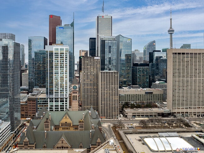 Plus de détails pour 390 Bay St, Toronto, ON - Bureau à louer