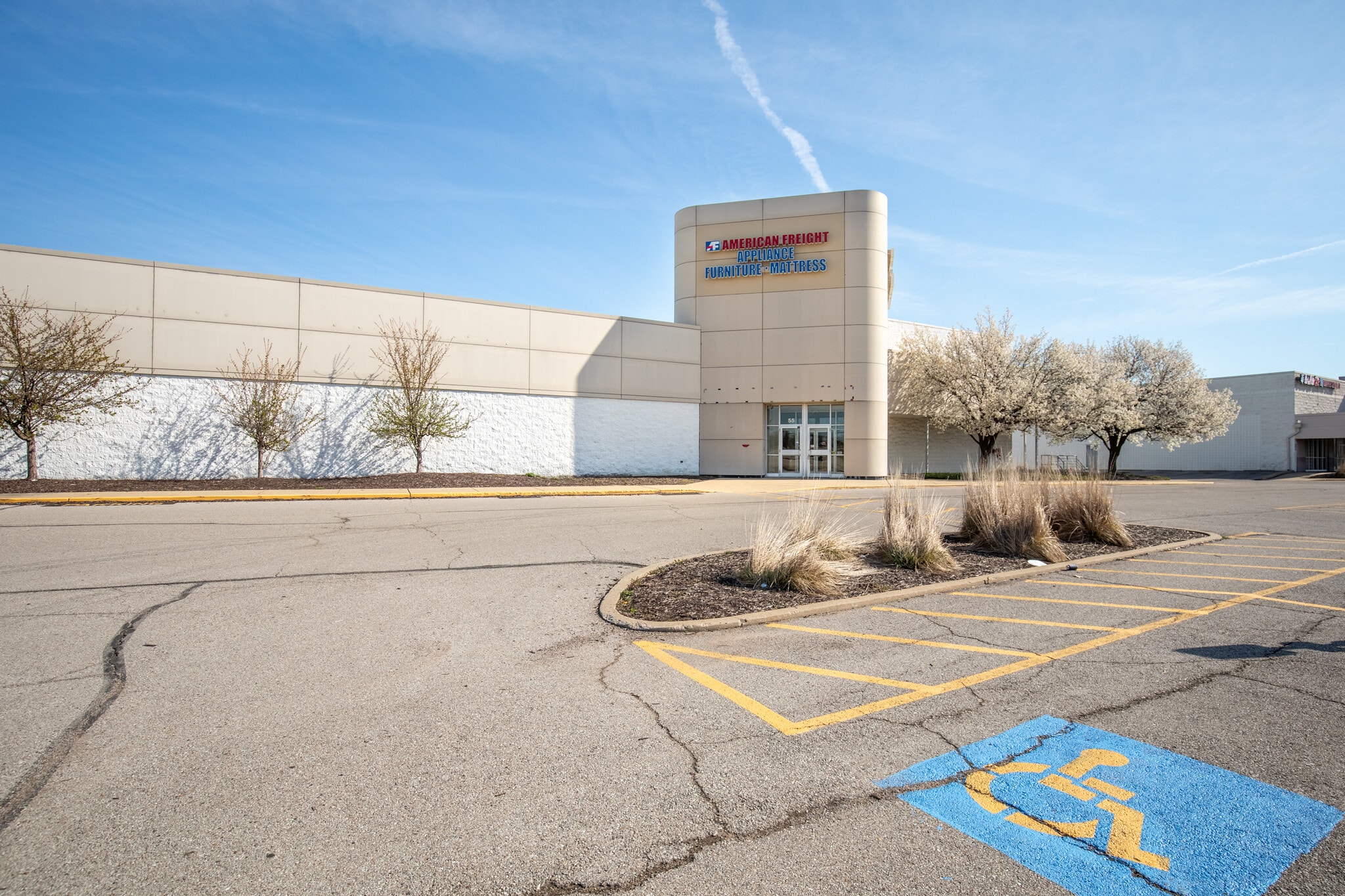 47-67 Ludwig Dr, Fairview Heights, IL for lease Primary Photo- Image 1 of 44