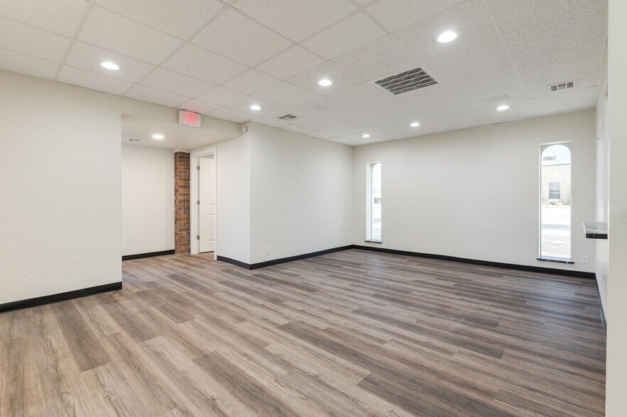 2812-2816 W Hefner Rd, Oklahoma City, OK à louer - Photo du bâtiment - Image 2 de 8