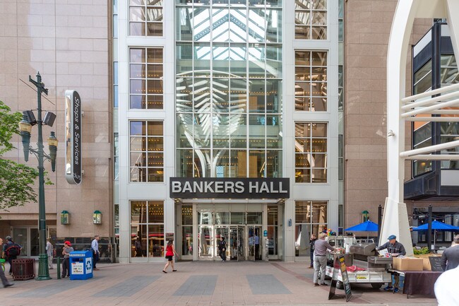 Plus de détails pour 315 8th Ave SW, Calgary, AB - Commerce de détail à louer