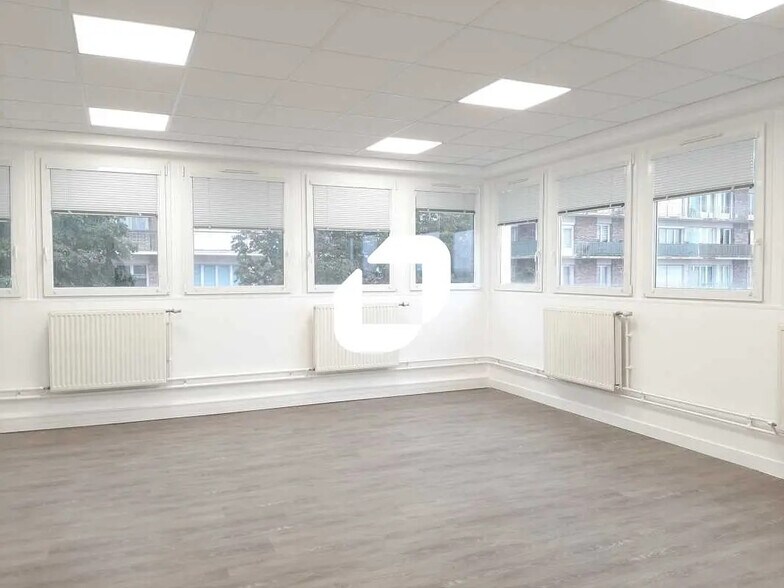 Office in Maurepas for lease - Interior Photo - Image 3 of 7