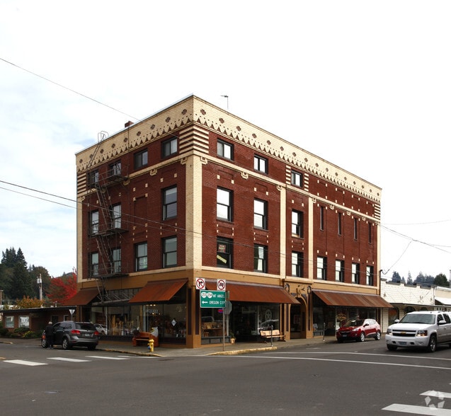 101-107 S 1st St, Silverton, OR à louer - Photo du bâtiment - Image 3 de 11