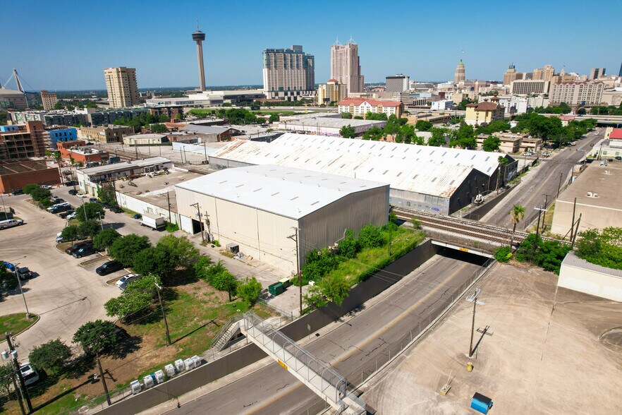 120 Eda, San Antonio, TX à vendre - Photo du bâtiment - Image 2 de 18
