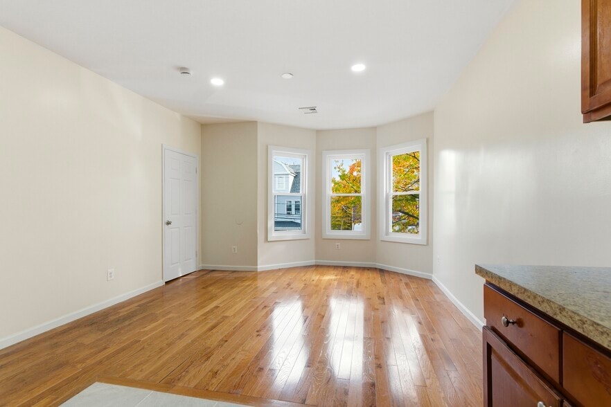 265 S 8th St, Newark, NJ for sale - Building Photo - Image 3 of 27