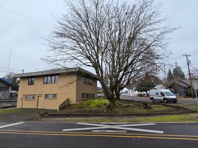 1976 SE Ochoco St, Milwaukie, OR for lease - Building Photo - Image 2 of 6