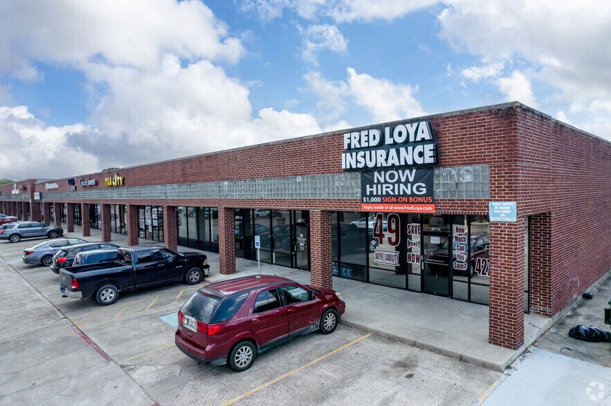 407 W Baker Rd, Baytown, TX à louer - Photo du bâtiment - Image 1 de 11
