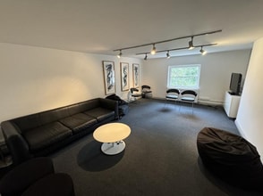 8 Well Walk, Cheltenham for lease Interior Photo- Image 1 of 2