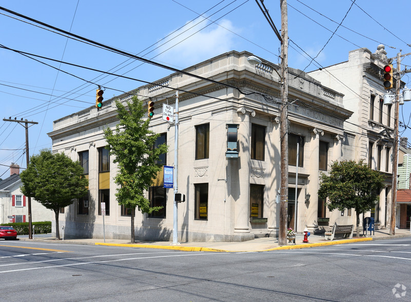 76 S Main St, Nazareth, PA à vendre - Photo principale - Image 1 de 1