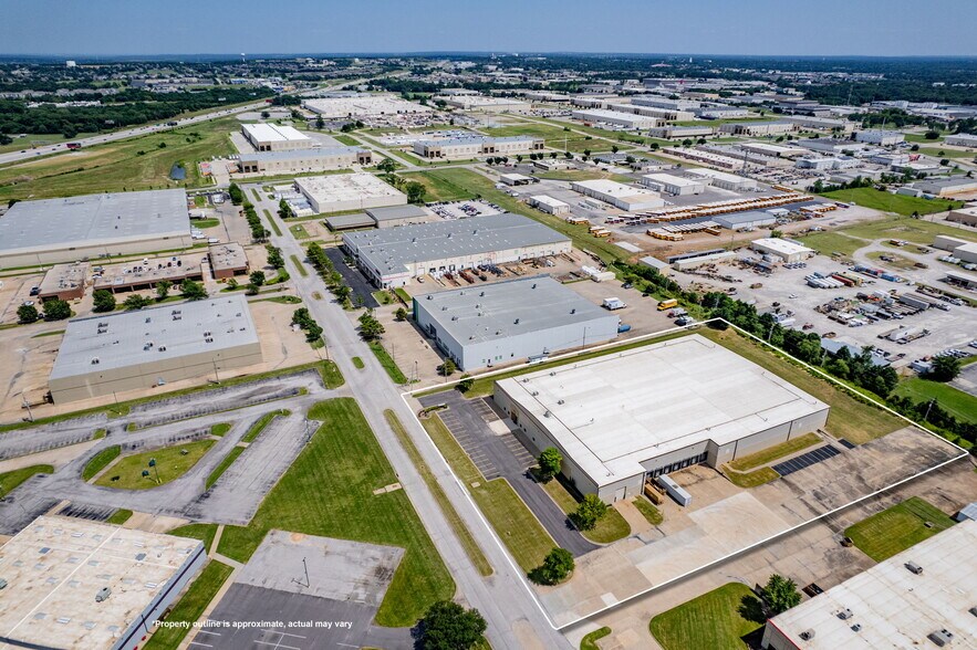 12322 E 55th St, Tulsa, OK à louer - Photo du bâtiment - Image 3 de 33