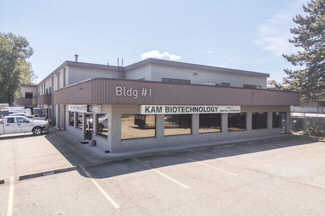 Plus de détails pour 9710 187th St, Surrey, BC - Local d'activités à louer