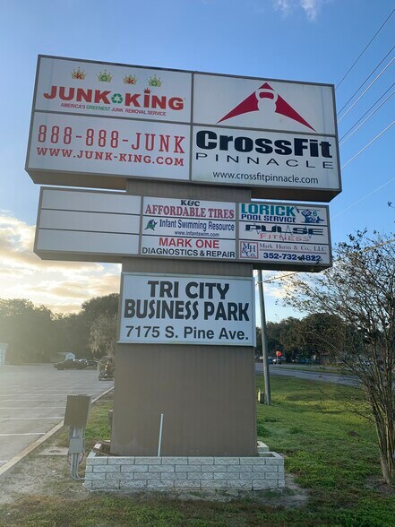 7175 S Pine Ave, Ocala, FL à louer - Photo du bâtiment - Image 3 de 7