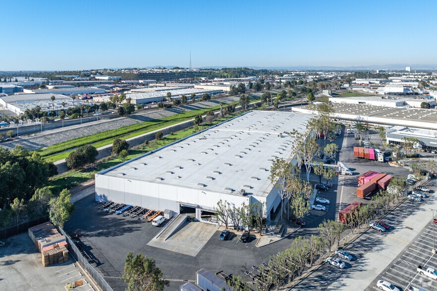 2910 E Pacific Commerce Dr, East Rancho Dominguez, CA for lease - Aerial - Image 3 of 6