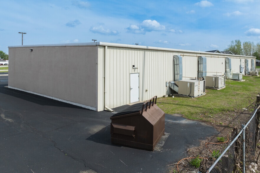 500-510 Commerce Park Blvd, Northwood, OH for sale - Building Photo - Image 3 of 5